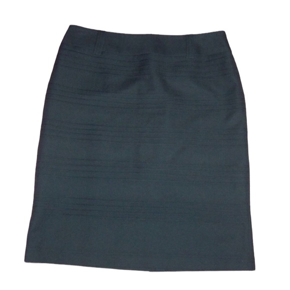 Dressbarn Black Career Professional Stretch Skirt - Size 6 - Picture 4 of 5